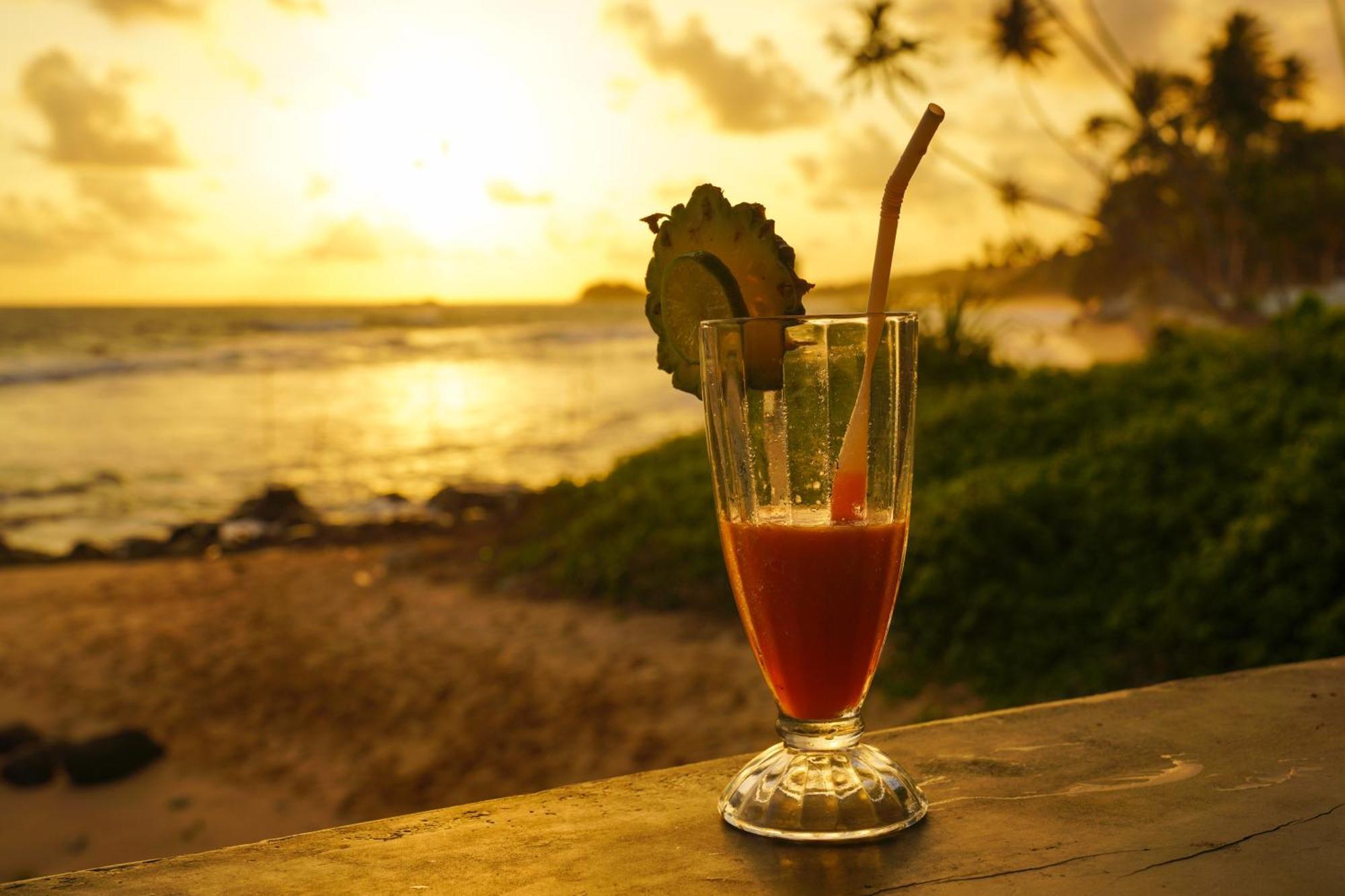 Shanthi Beach Resort Unawatuna Exterior foto