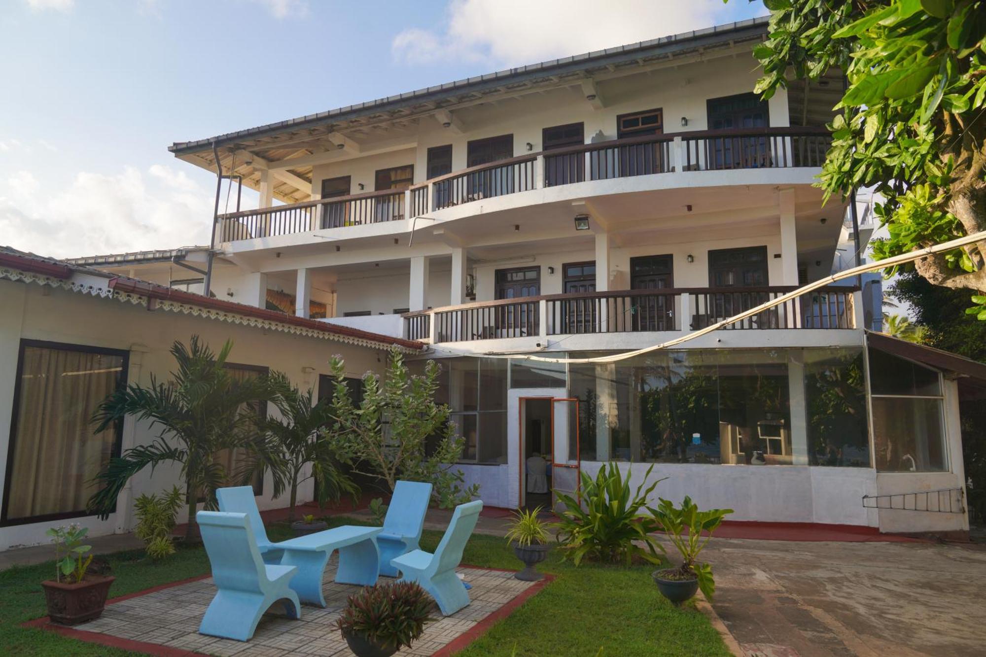 Shanthi Beach Resort Unawatuna Exterior foto